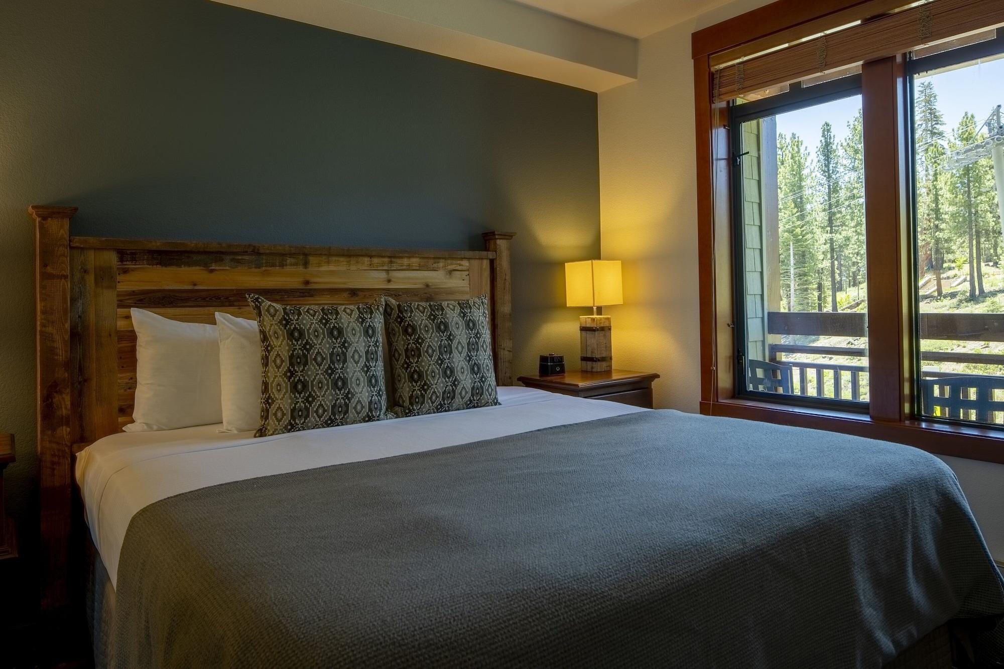 Resort The Village 4*