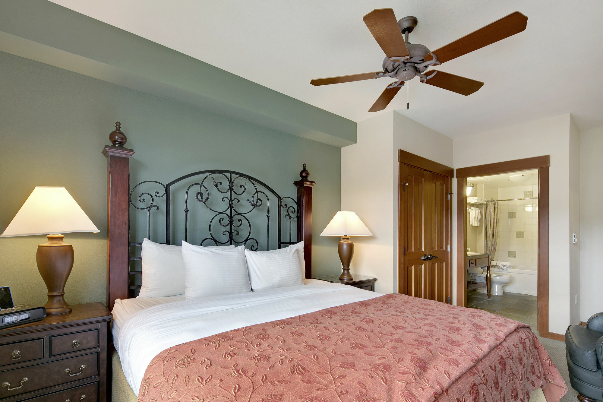Resort The Village 4*